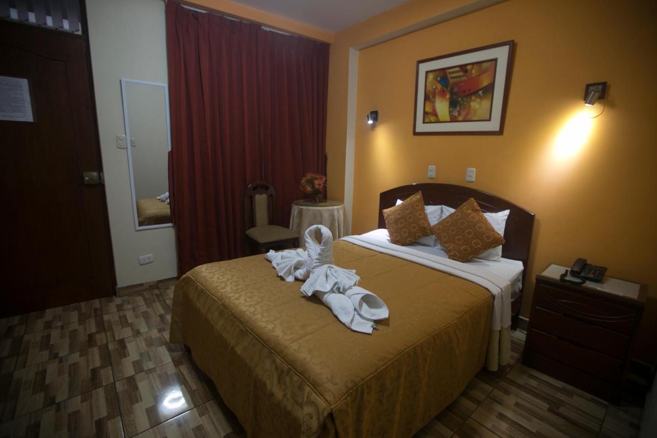 Hotel Suite Plaza Trujillo Exteriör bild