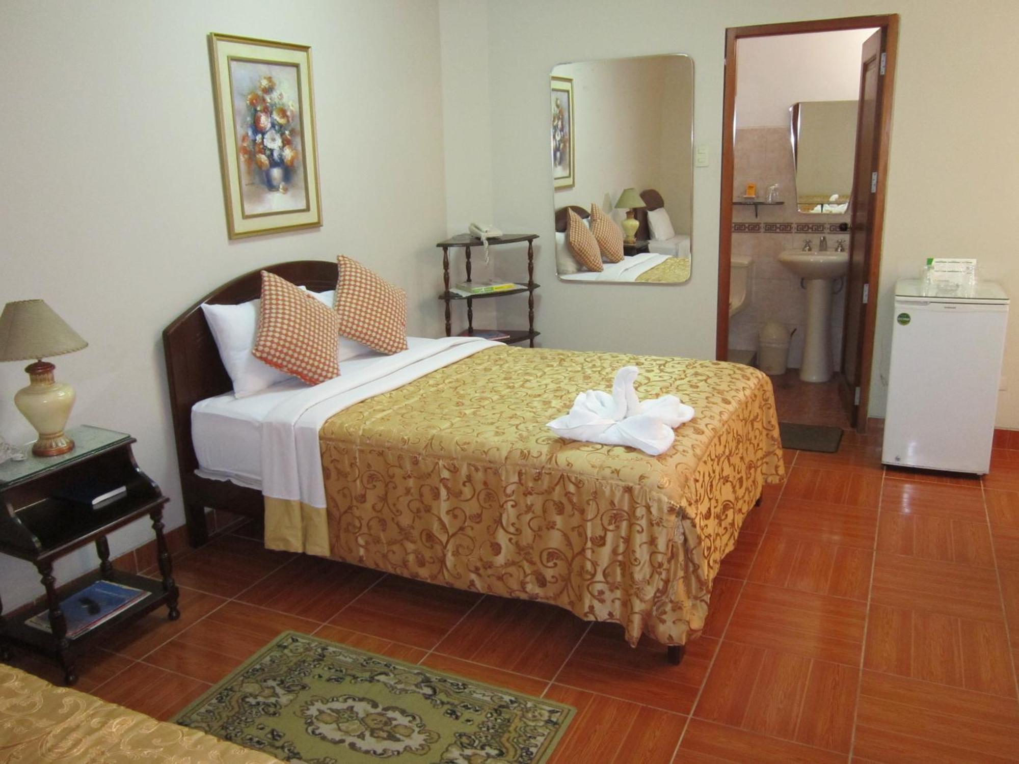 Hotel Suite Plaza Trujillo Exteriör bild
