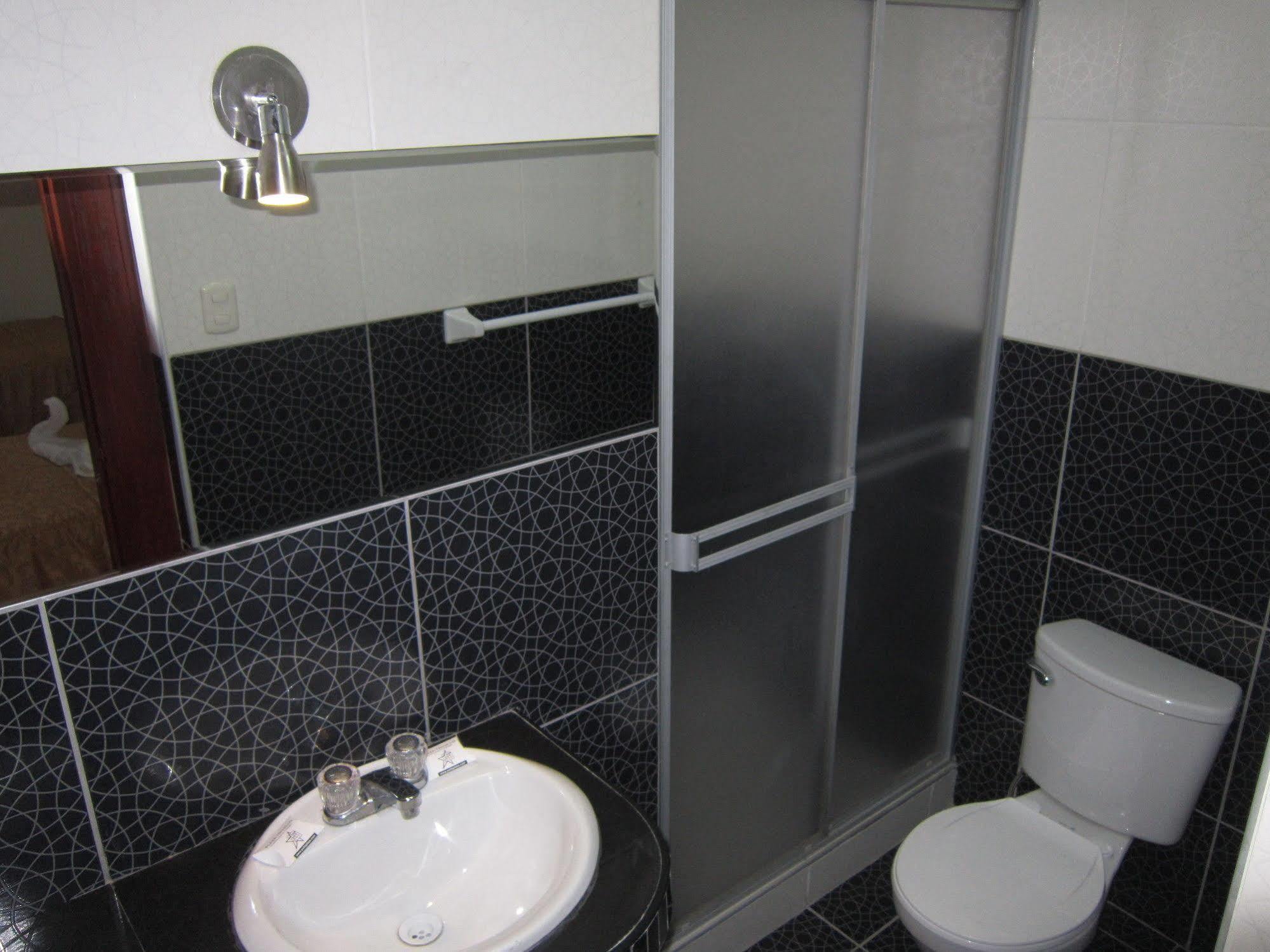 Hotel Suite Plaza Trujillo Exteriör bild