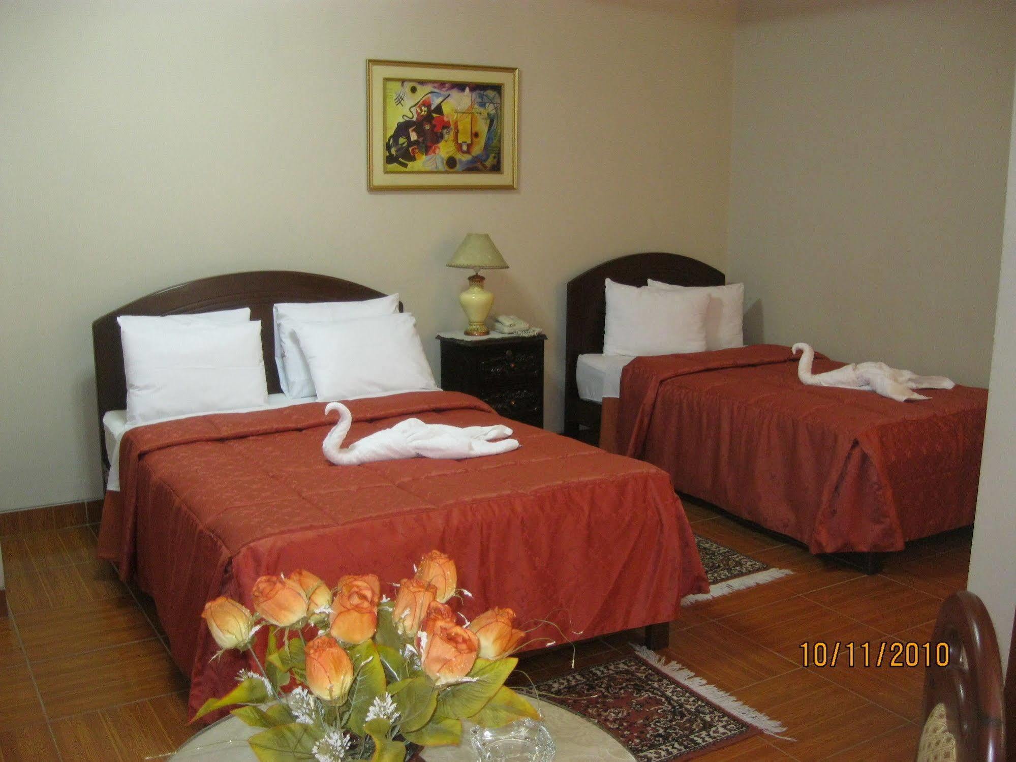 Hotel Suite Plaza Trujillo Exteriör bild