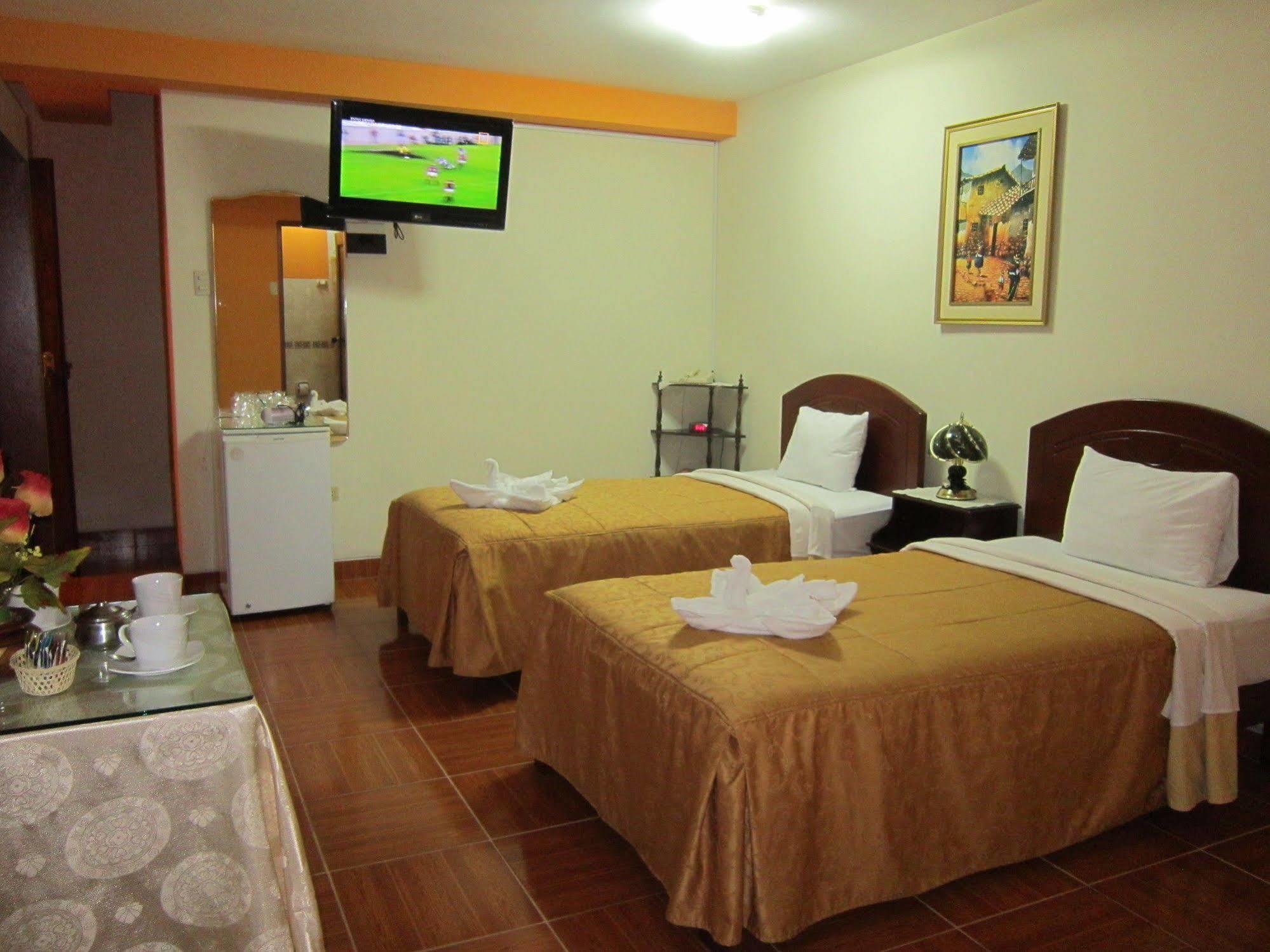Hotel Suite Plaza Trujillo Exteriör bild